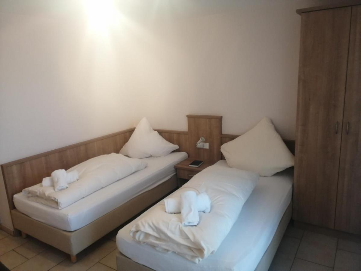 Süßen Hotel-Restaurant Zum Baeumle מראה חיצוני תמונה