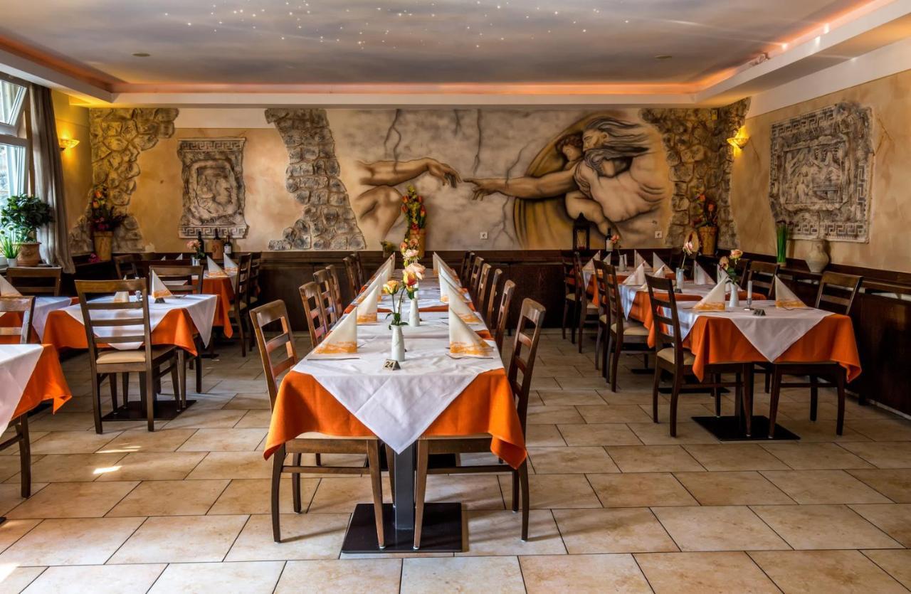 Süßen Hotel-Restaurant Zum Baeumle מראה חיצוני תמונה