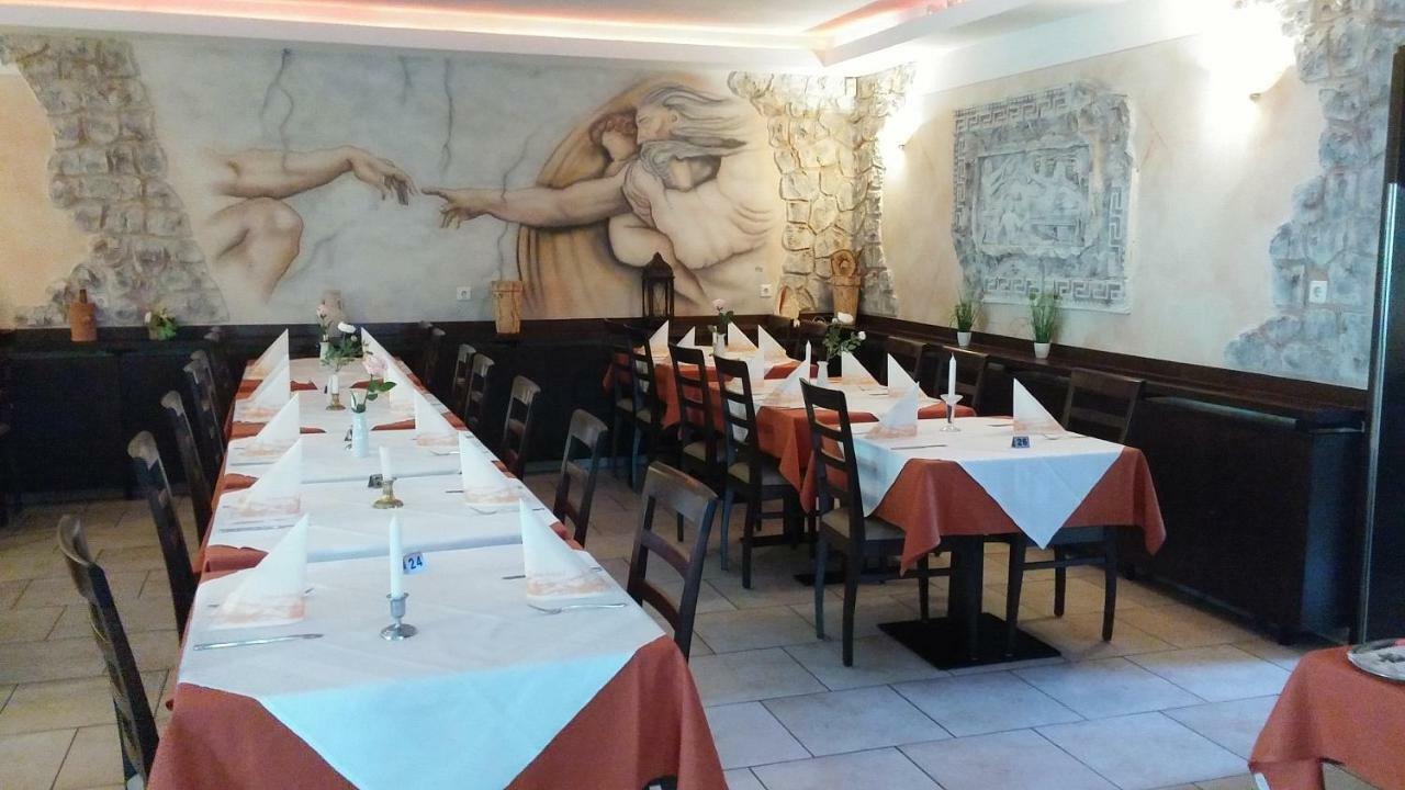 Süßen Hotel-Restaurant Zum Baeumle מראה חיצוני תמונה