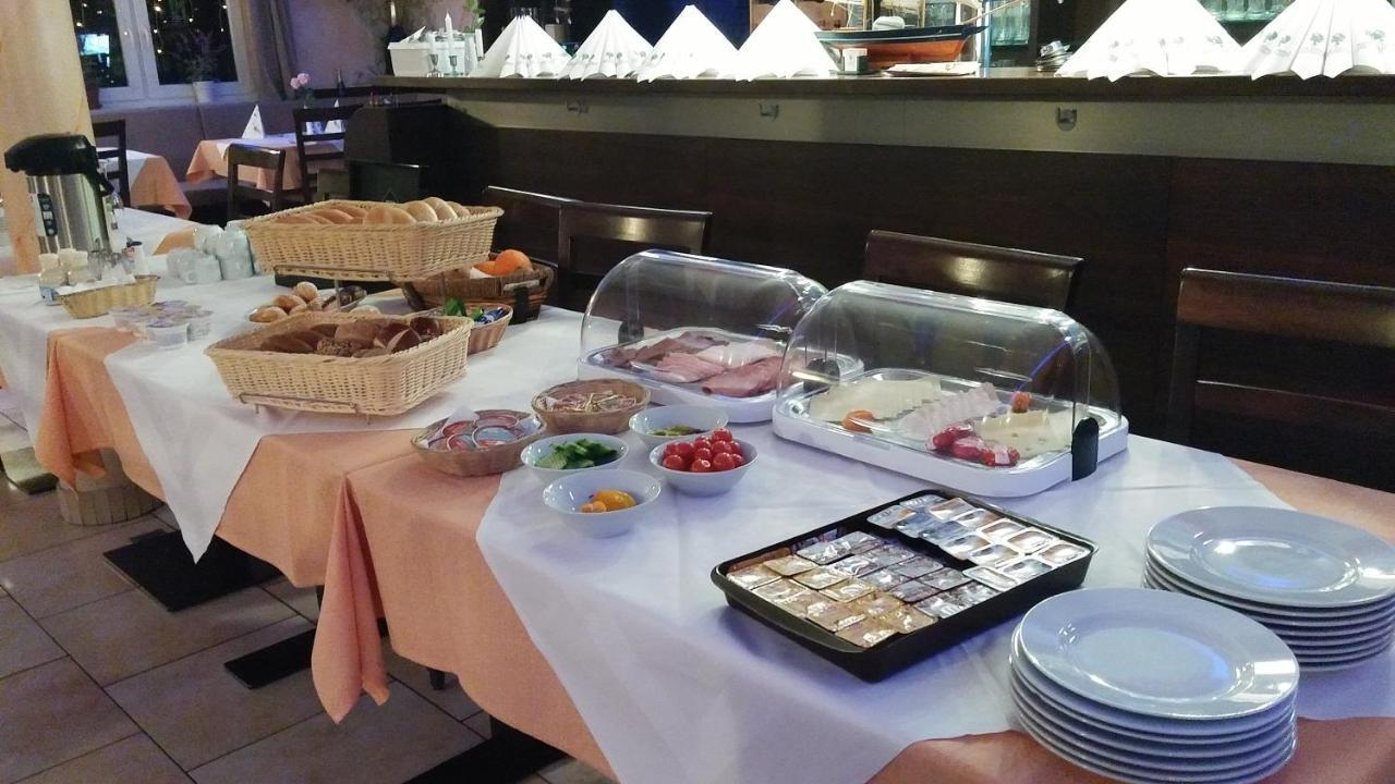 Süßen Hotel-Restaurant Zum Baeumle מראה חיצוני תמונה