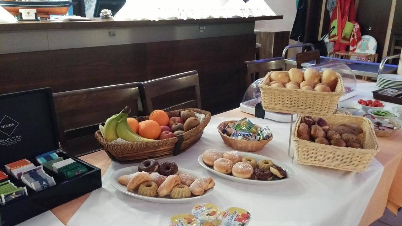 Süßen Hotel-Restaurant Zum Baeumle מראה חיצוני תמונה