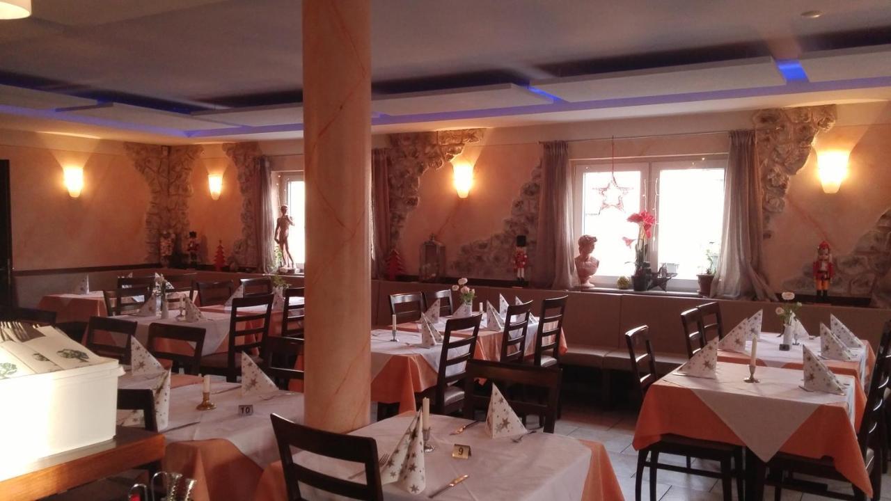 Süßen Hotel-Restaurant Zum Baeumle מראה חיצוני תמונה