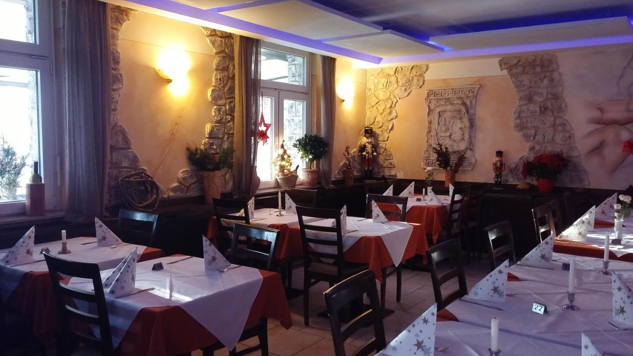 Süßen Hotel-Restaurant Zum Baeumle מראה חיצוני תמונה